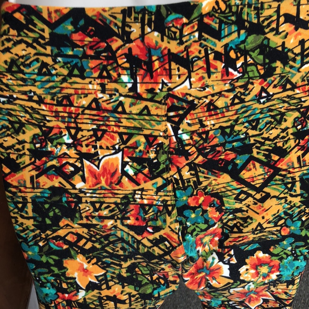 orange flowers, tiki LuLaRoe leggings - Picture 4 of 4